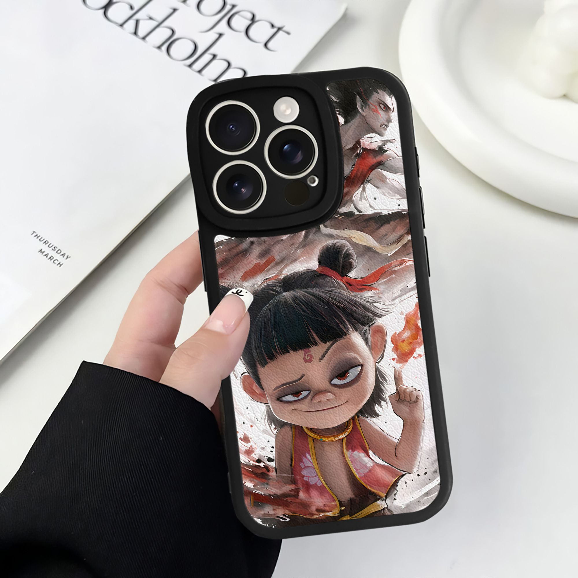 （画像用） Ne Zha 2 ナタ 魔童の大暴れ 【iPhone 16シリーズ対応】シリコンスマホケース（レザー調） 材質：シリコン